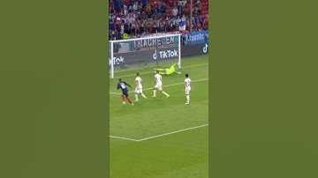 ⚽️ Pháp 1-0 Đức: Khoảnh khắc Mbappe tung cú sút chính xác, vượt qua hàng phòng ngự tuyển Đức